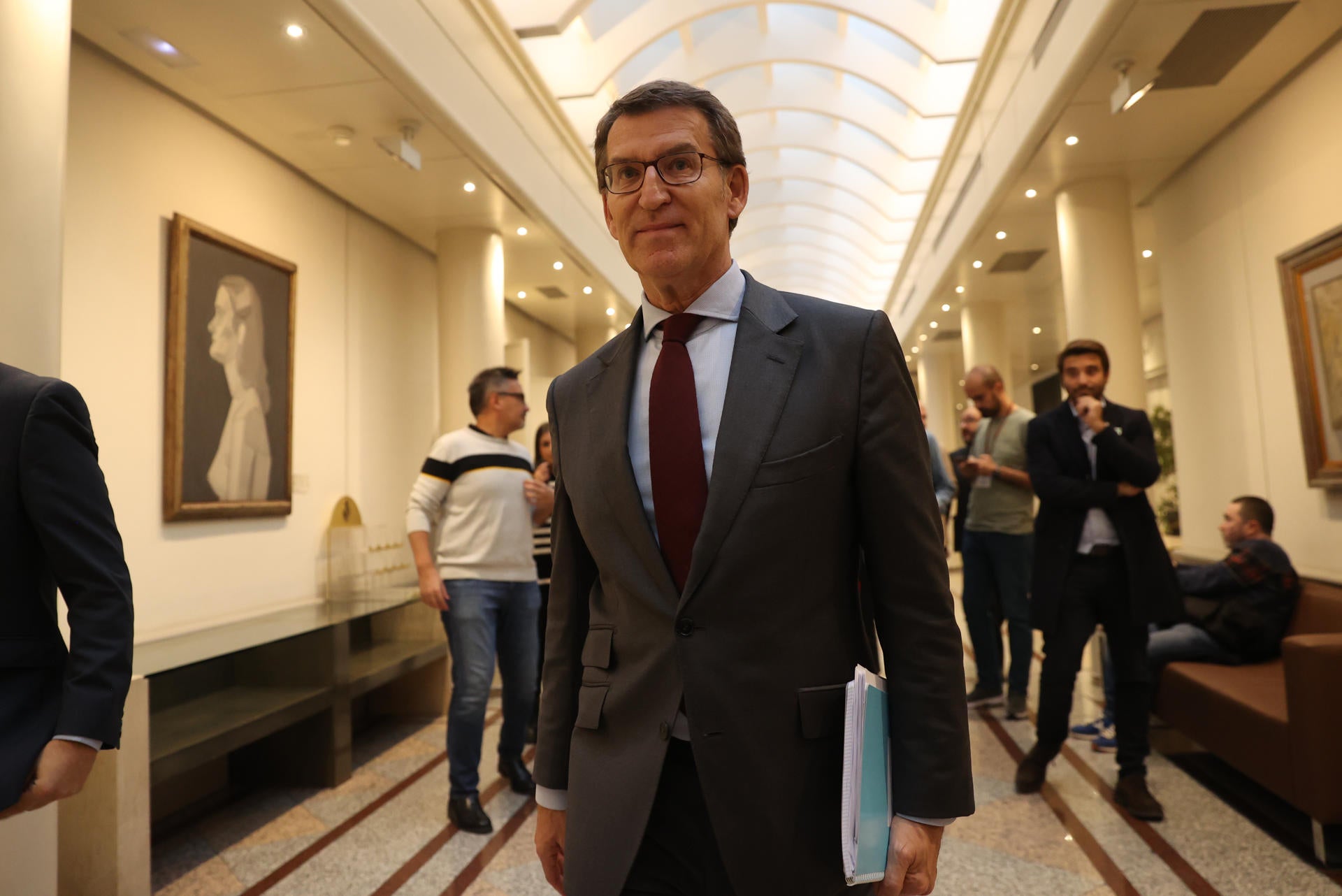 Encuesta elecciones generales: El PP ganaría, aunque se estanca y el PSOE recorta distancias Encuesta elecciones generales: El PP ganaría, aunque se estanca y el PSOE recorta distancias