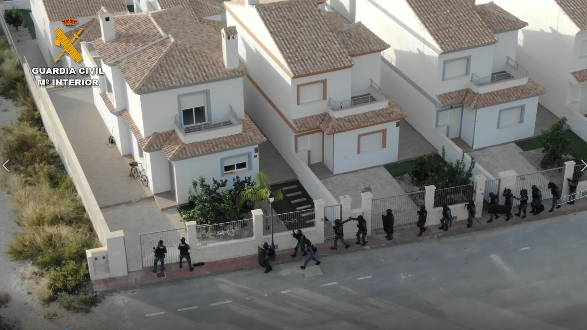 Im&aacute;genes grabadas por los drones de la Polic&iacute;a Local Elche en la operaci&oacute;n de la Guardia Civil.