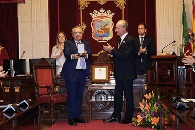 La Universidad de Málaga recibe la Medalla de la Ciudad y el título de Hija Predilecta La Universidad de Málaga recibe la Medalla de la Ciudad y el título de Hija Predilecta