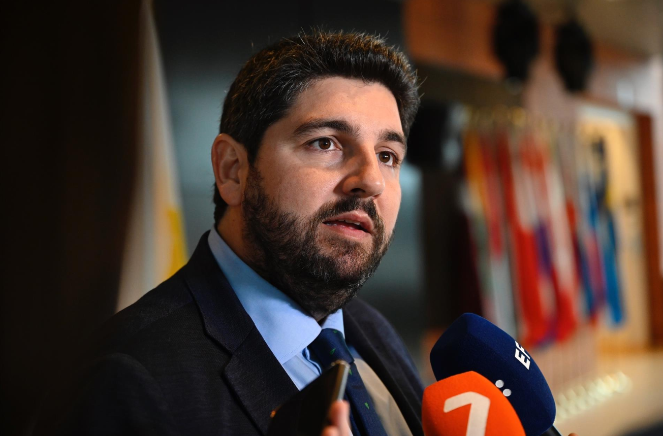 López Miras califica el "hachazo" al Tajo-Segura como "la mayor afrenta a la Región de los últimos tiempos" López Miras califica el "hachazo" al Tajo-Segura como "la mayor afrenta a la Región de los últimos tiempos"