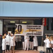 Trabajadores del centro de salud de Vinaròs protestan para pedir la construcción de un nuevo centro