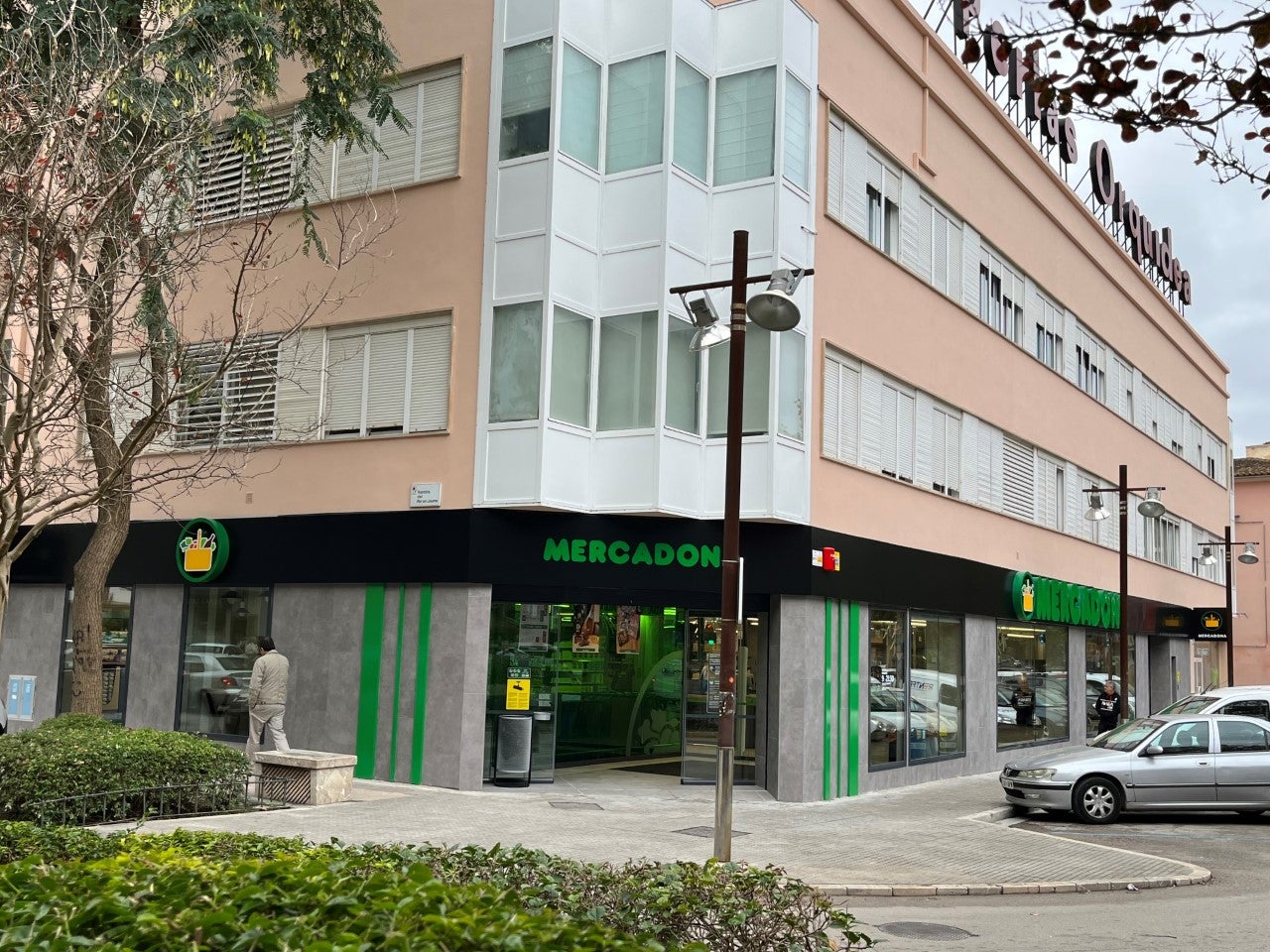 MERCADONA REABRE COMO TIENDA EFICIENTE SU SUPERMERCADO DE LA PLAZA RAMON LLULL DE MANACOR MERCADONA REABRE COMO TIENDA EFICIENTE SU SUPERMERCADO DE LA PLAZA RAMON LLULL DE MANACOR