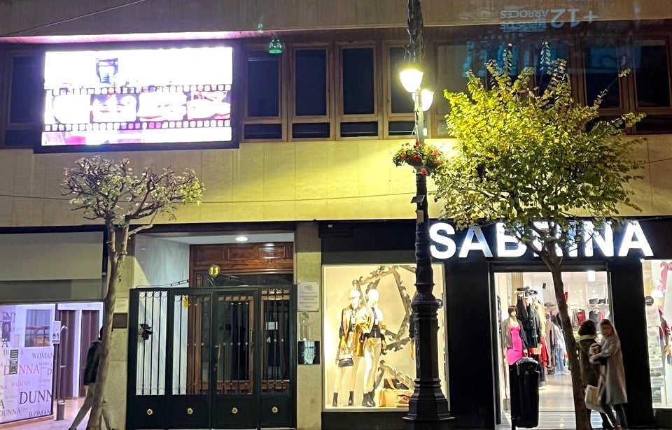 Cambiemos denuncia la presencia de las pantallas publicitarias ilegales de Publizar Cambiemos denuncia la presencia de las pantallas publicitarias ilegales de Publizar