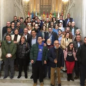 Caballero junto a las personas que han participado en el pleno Caballero junto a las personas que han participado en el pleno