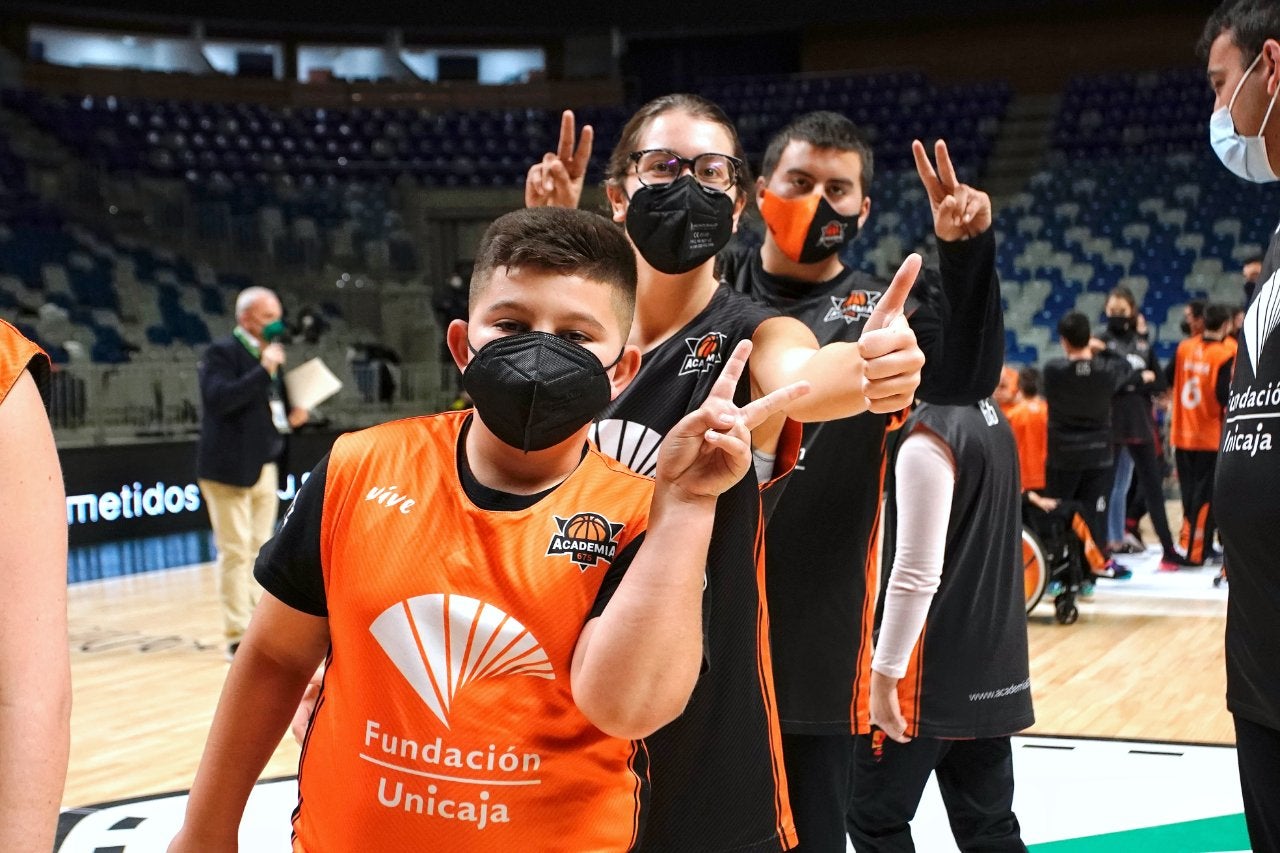 Ellos también buscan oportunidades Ellos también buscan oportunidades