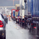 Atasco en una carretera de España durante una operación salida Atasco en una carretera de España durante una operación salida