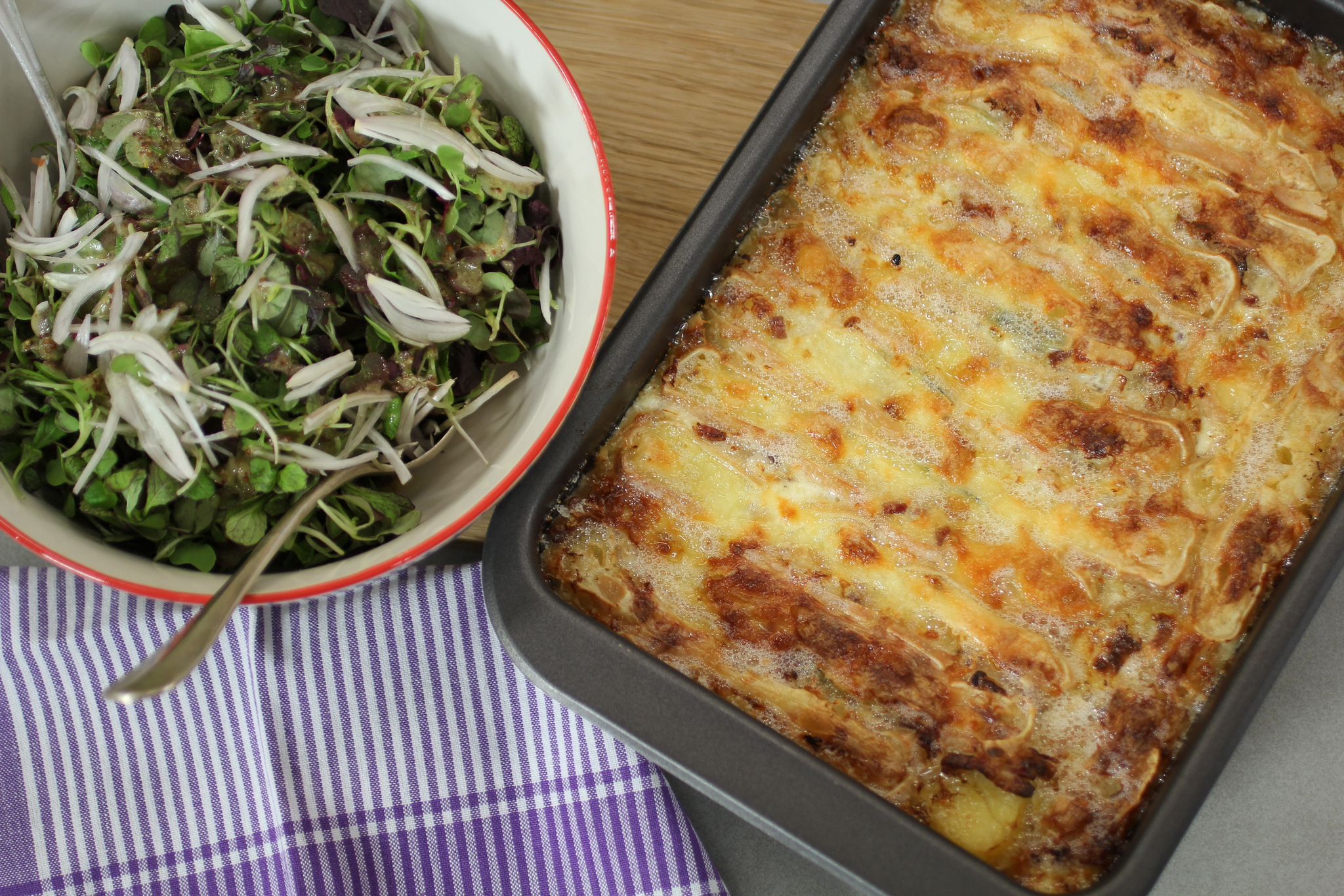 La receta de Robin Food para cocinar un gratín o tartiflette de patatas, beicon y queso La receta de Robin Food para cocinar un gratín o tartiflette de patatas, beicon y queso