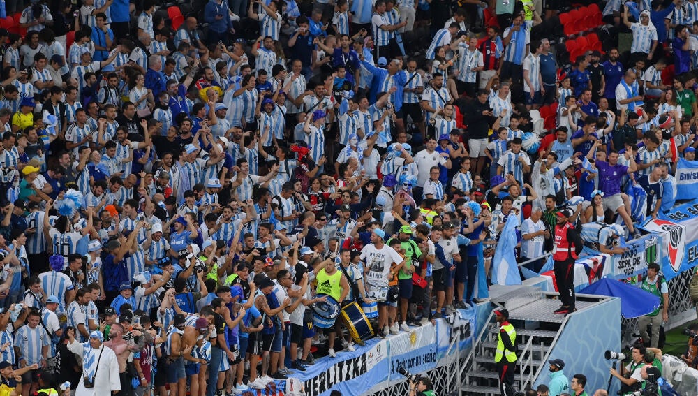 Las gradas del Ahmad bin Ali antes del Argentina - Australia