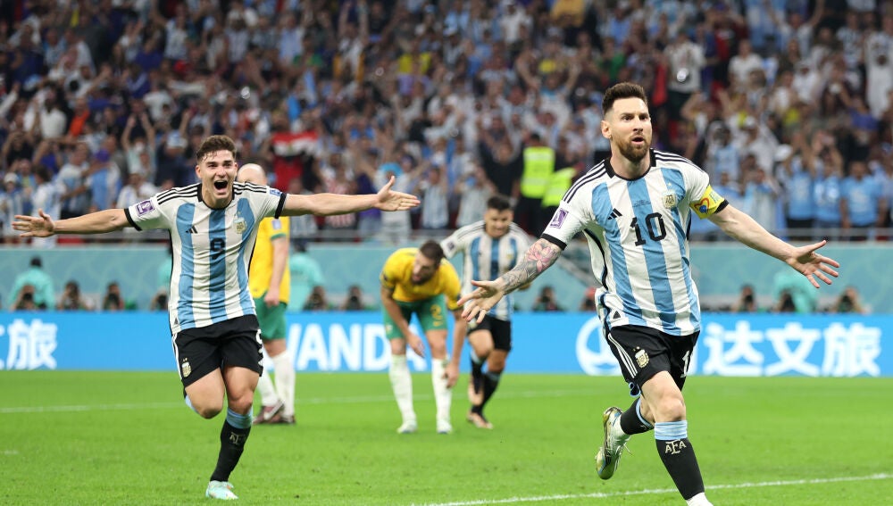 Messi celebra su gol a Australia