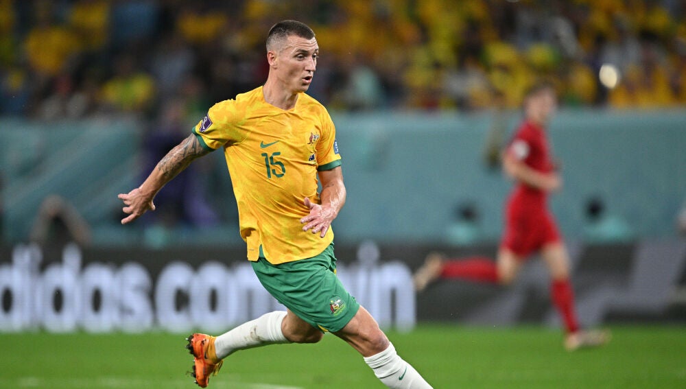 Mitch Duke durante un partido en el Mundial de Qatar