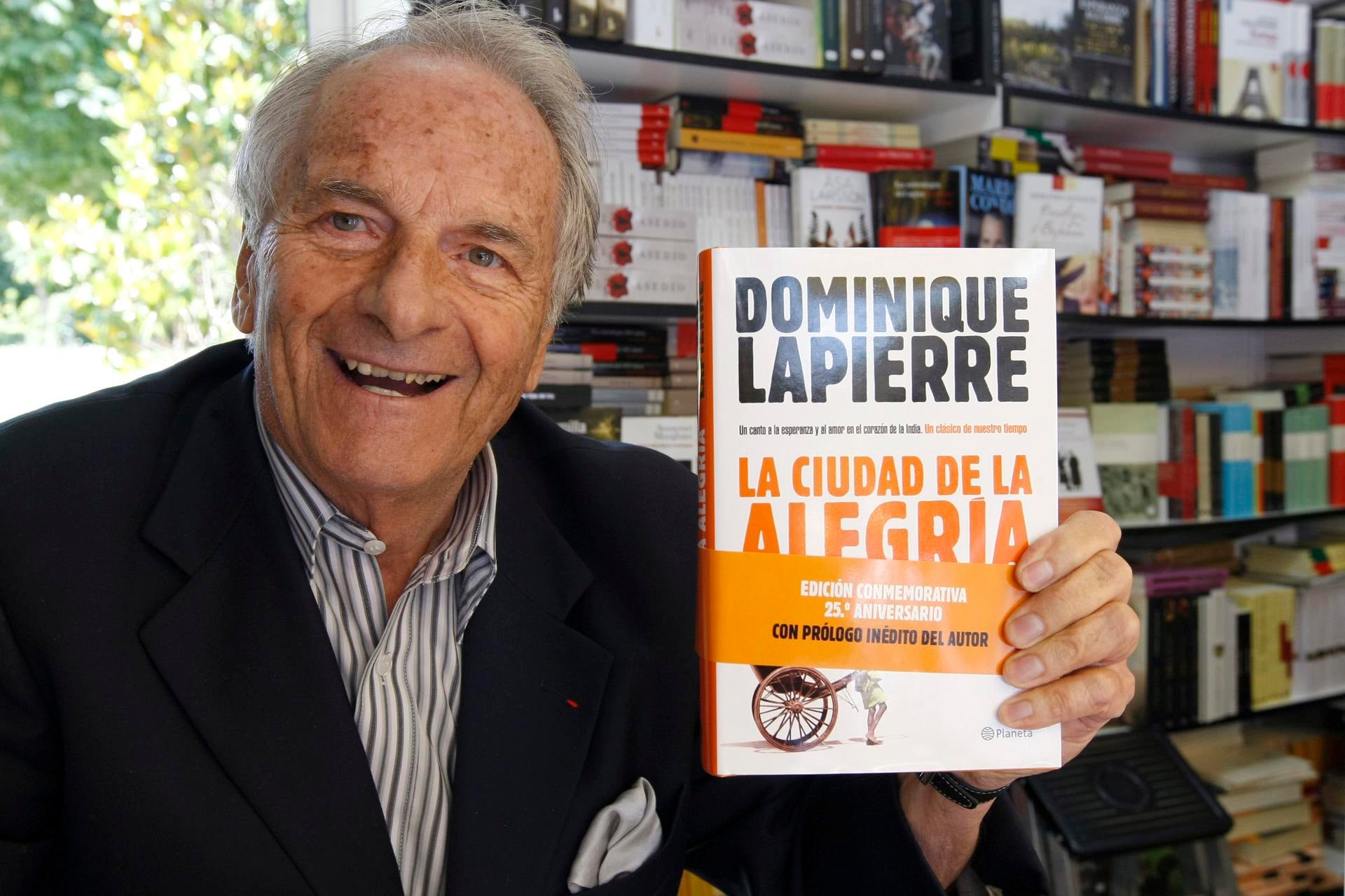Muere el escritor francés Dominique Lapierre, autor de 'La ciudad de la alegría' Muere el escritor francés Dominique Lapierre, autor de 'La ciudad de la alegría'