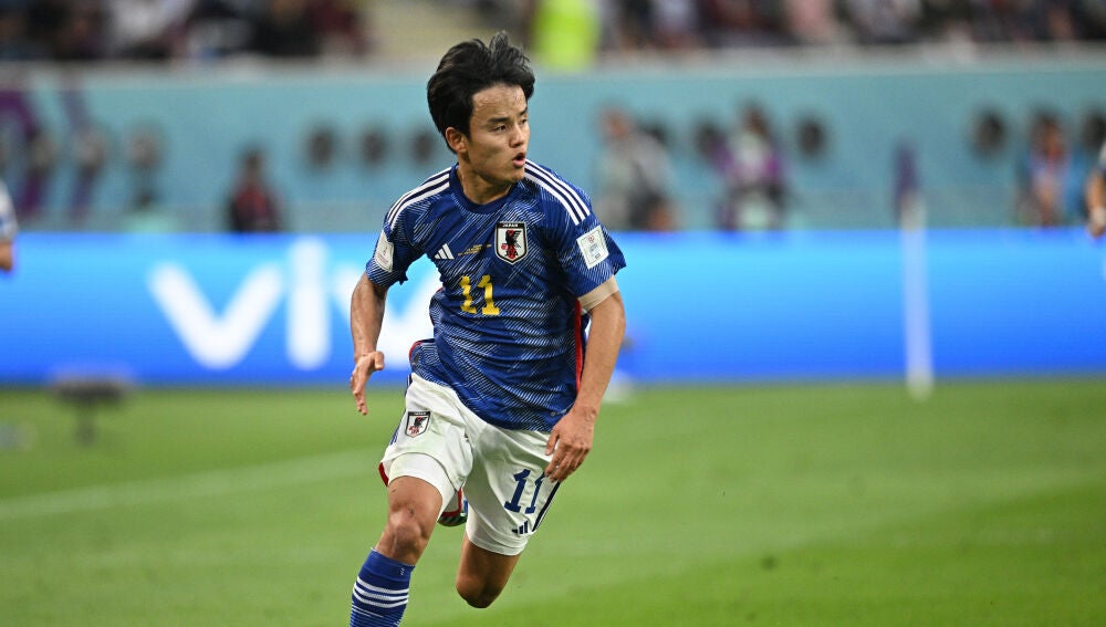 Take Kubo durante un partido en el Mundial de Qatar