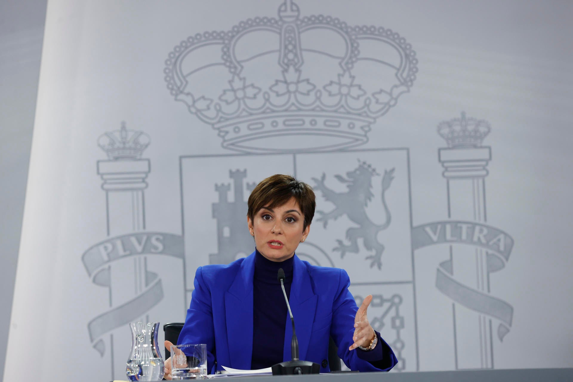 El Gobierno elogia a Vara como ejemplo de defensa de su comunidad y lo pone como ejemplo de cooperación entre administraciones El Gobierno elogia a Vara como ejemplo de defensa de su comunidad y lo pone como ejemplo de cooperación entre administraciones