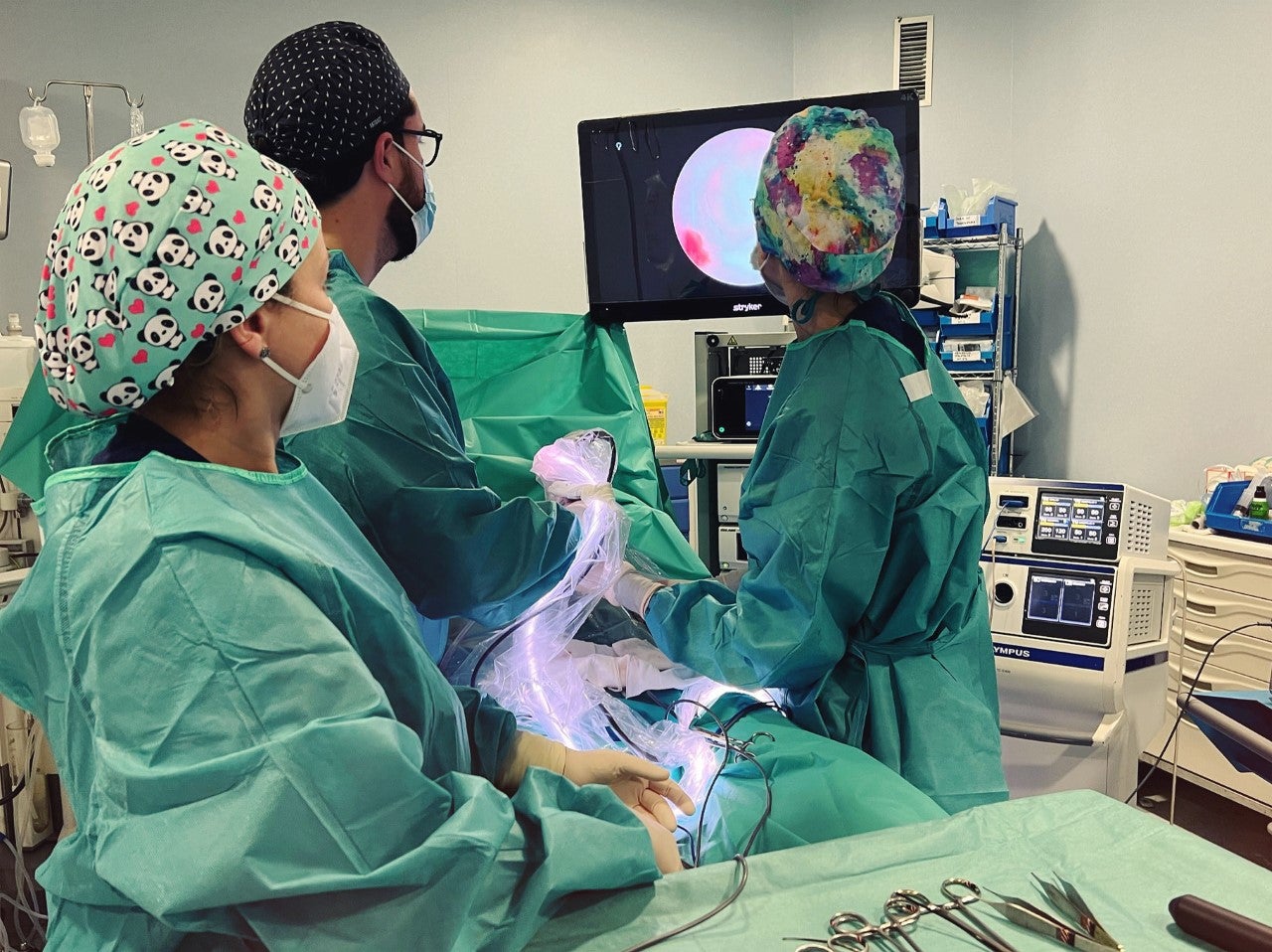 Quirónsalud Málaga, pionero en la provincia en realizar una innovadora técnica en cirugía del quiste pilonidal Quirónsalud Málaga, pionero en la provincia en realizar una innovadora técnica en cirugía del quiste pilonidal