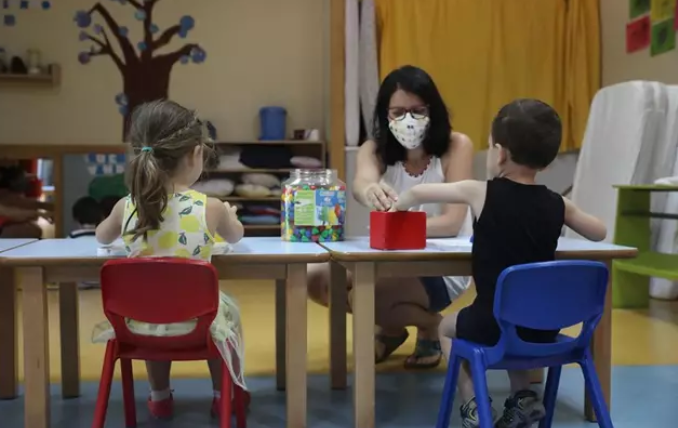 El Consejo de Ministros autoriza la distribución de más de 19,9 millones a la Región de Murcia para la creación de 1.313 plazas públicas y gratuitas de 0 a 3 años El Consejo de Ministros autoriza la distribución de más de 19,9 millones a la Región de Murcia para la creación de 1.313 plazas públicas y gratuitas de 0 a 3 años