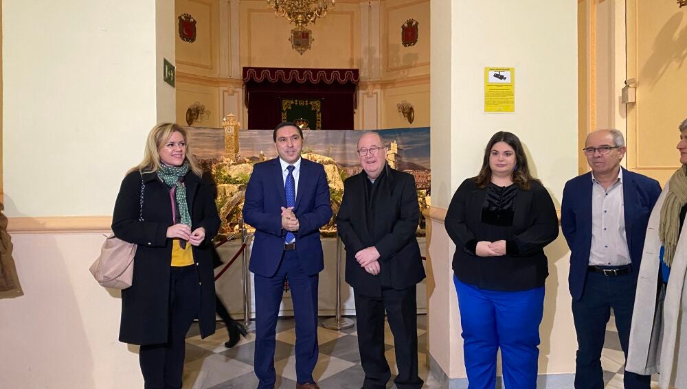 El presidente de la Diputación, Álvaro Martínez Chana, junto al obispo de Cuenca, José María Yanguas,