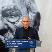 Roberto Fernández Álvarez recibe o XLI Premio Blanco-Amor Roberto Fernández Álvarez recibe o XLI Premio Blanco-Amor