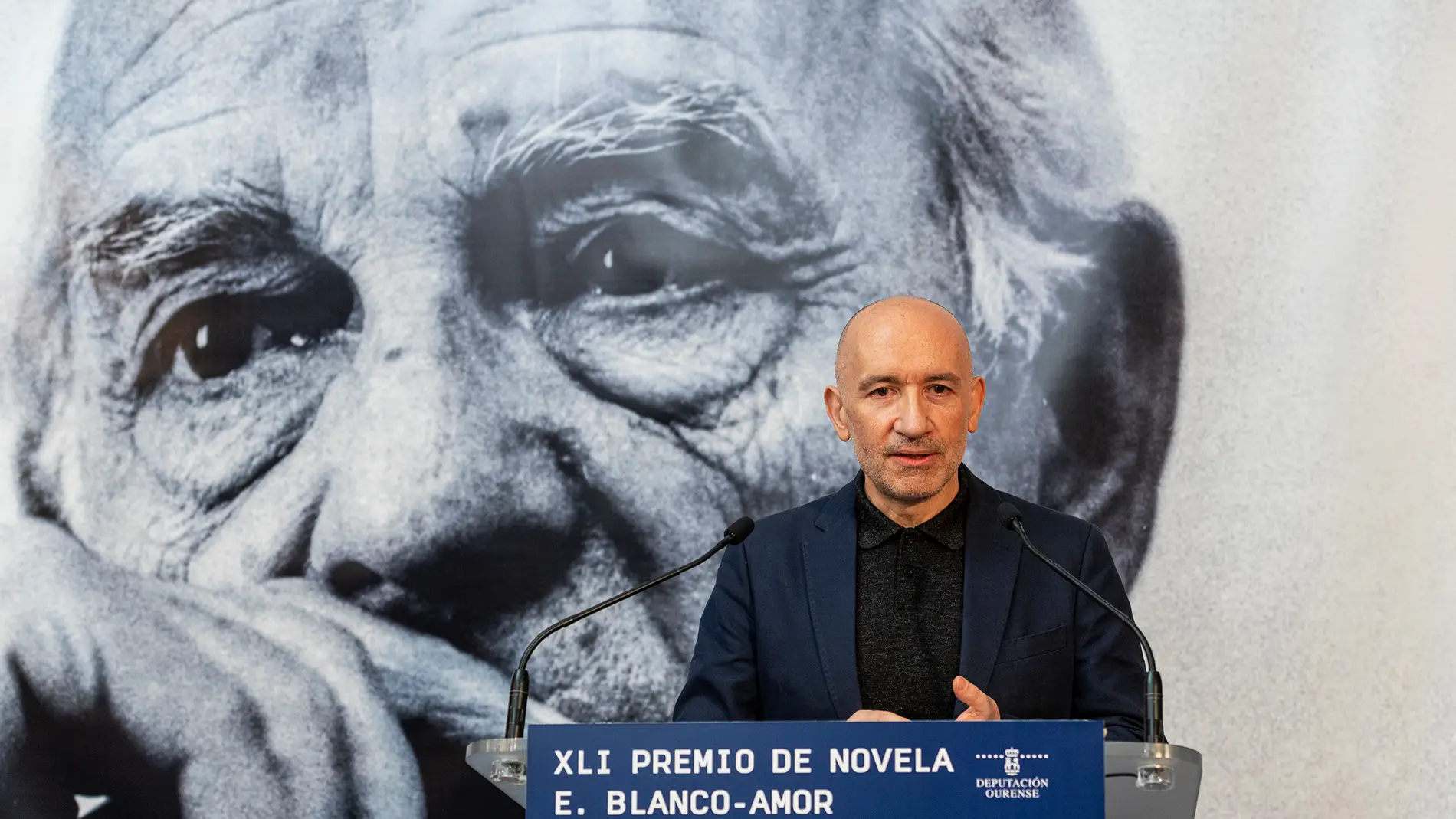 Roberto Fernández Álvarez recibe o XLI Premio Blanco-Amor