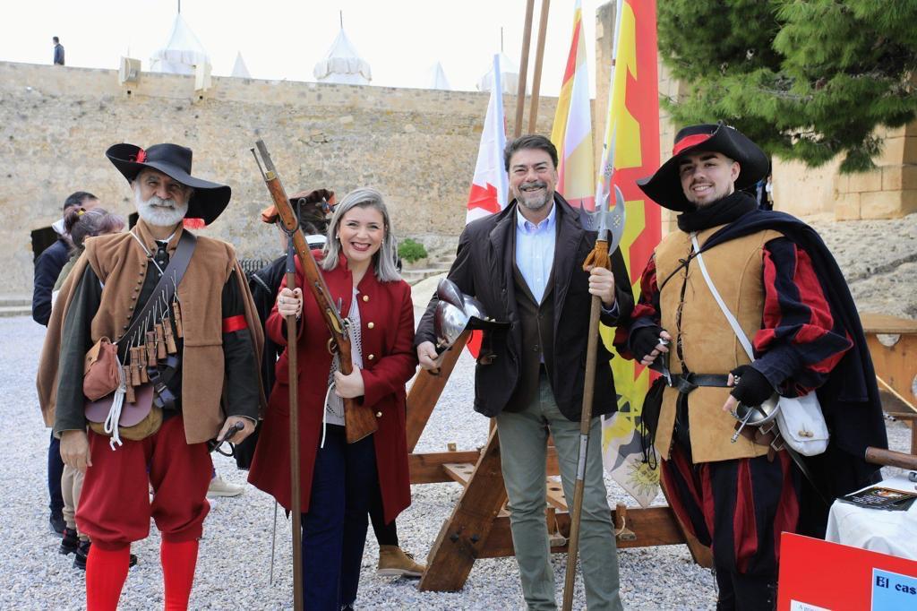 Más de 8000 visitantes revivieron los hitos del Castillo de Santa Bárbara este puente Más de 8000 visitantes revivieron los hitos del Castillo de Santa Bárbara este puente