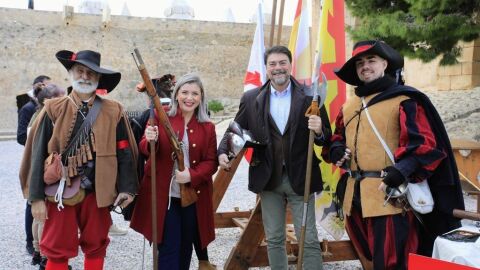 M&aacute;s de 8000 visitantes revivieron los hitos del Castillo de Santa B&aacute;rbara este puente