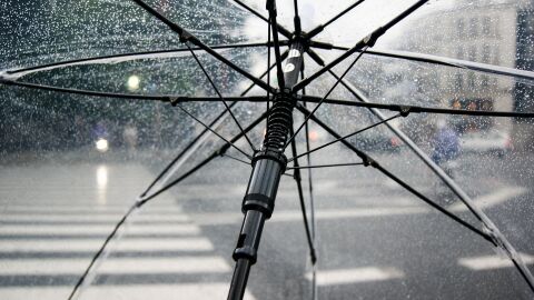 Una nueva borrasca trae fuertes lluvias a Espa&ntilde;a y deja en alerta a las Islas Canarias