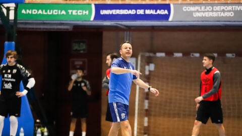 Tete, entrenador del UMA