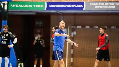 Tete, entrenador del UMA Tete, entrenador del UMA