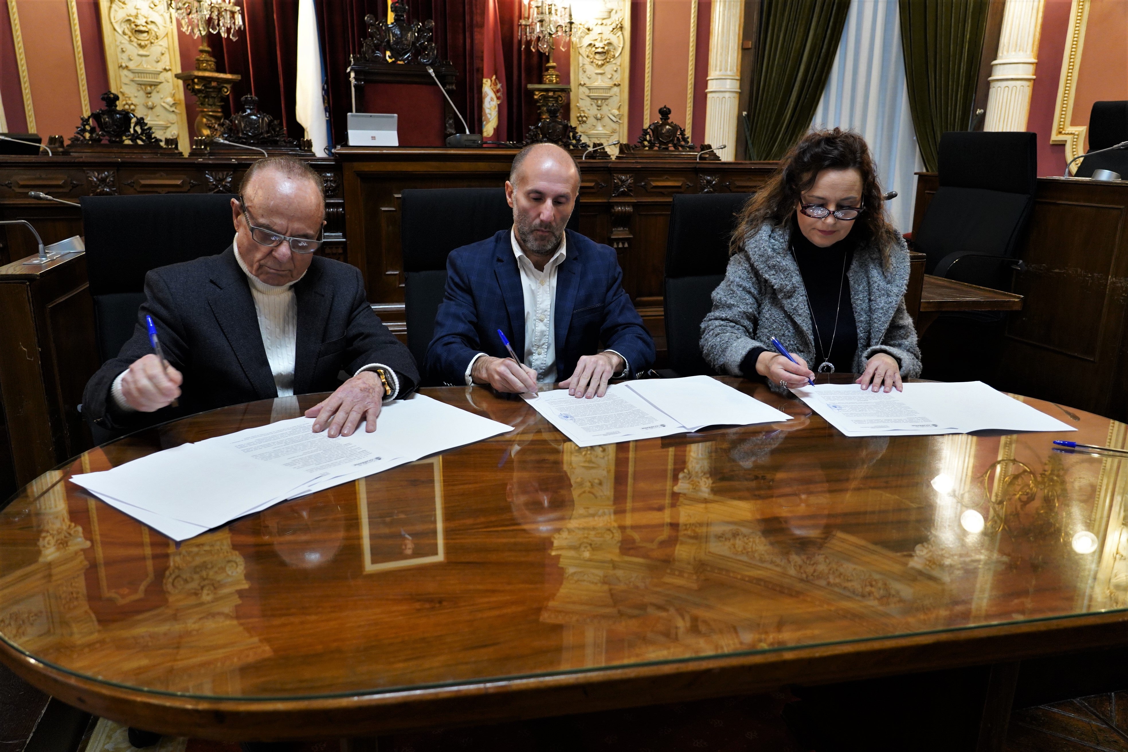 O Concello destina 10 M€ aos bonos para incentivar o consumo no comercio O Concello destina 10 M€ aos bonos para incentivar o consumo no comercio