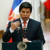 Pedro Castillo, destituido como presidente de Perú y detenido tras intentar un 'autogolpe' de Estado