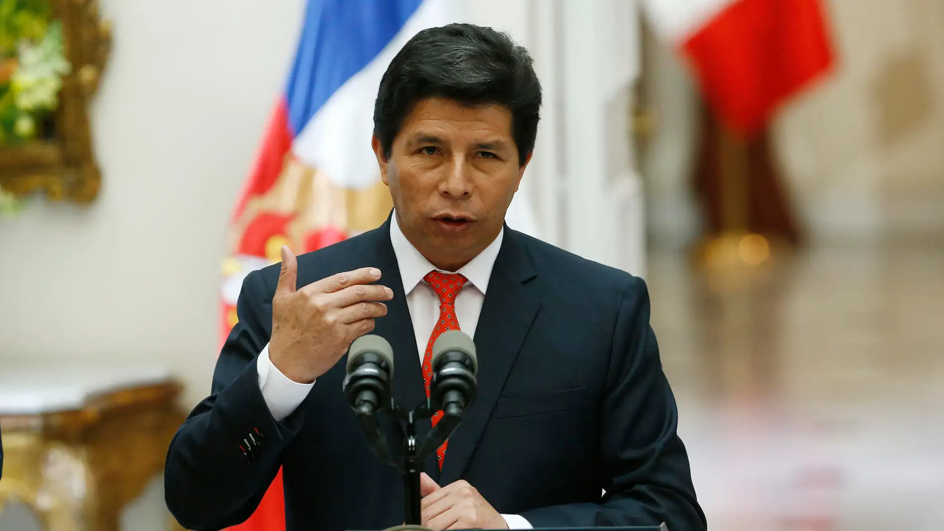 Pedro Castillo, destituido como presidente de Perú y detenido tras intentar un 'autogolpe' de Estado