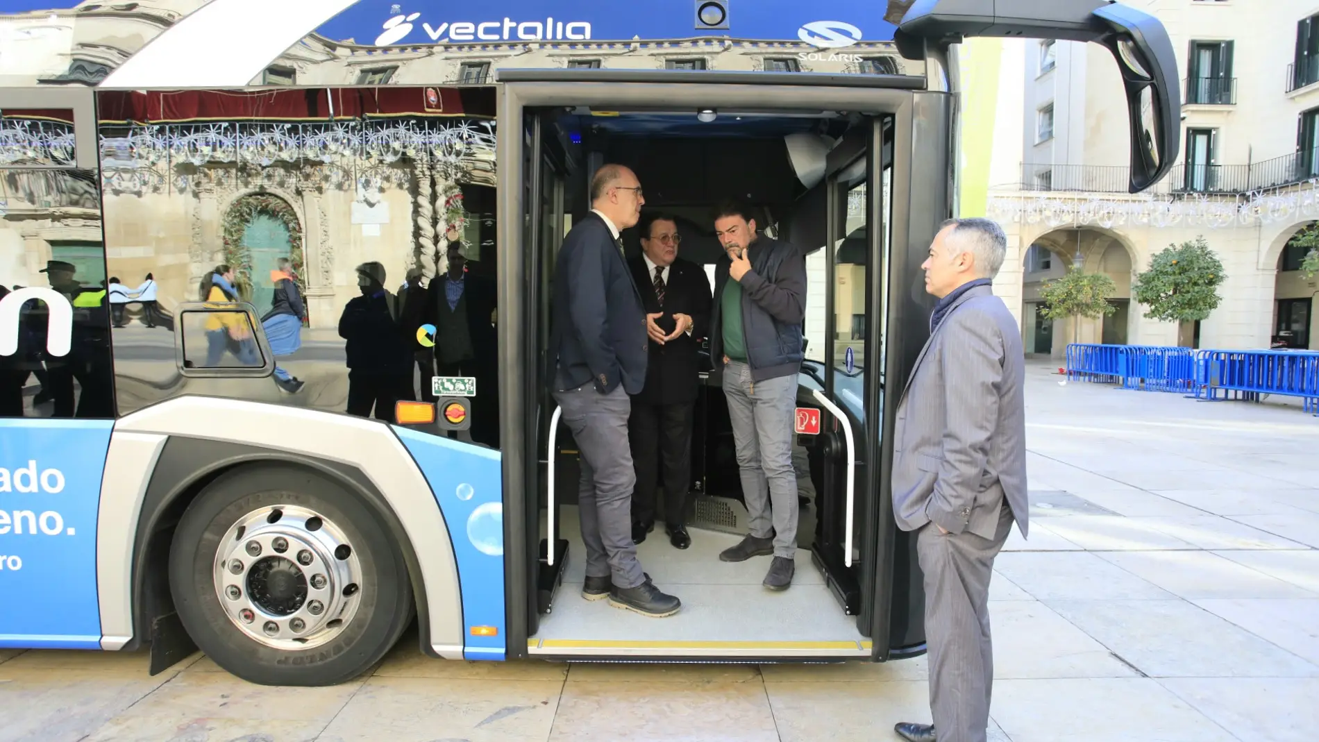 La incorporación de 23 autobuses eléctricos renueva el compromiso de Alicante de ser una ciudad cero emisiones