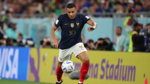 Kylian Mbapp&eacute; durante un partido en el Mundial de Qatar