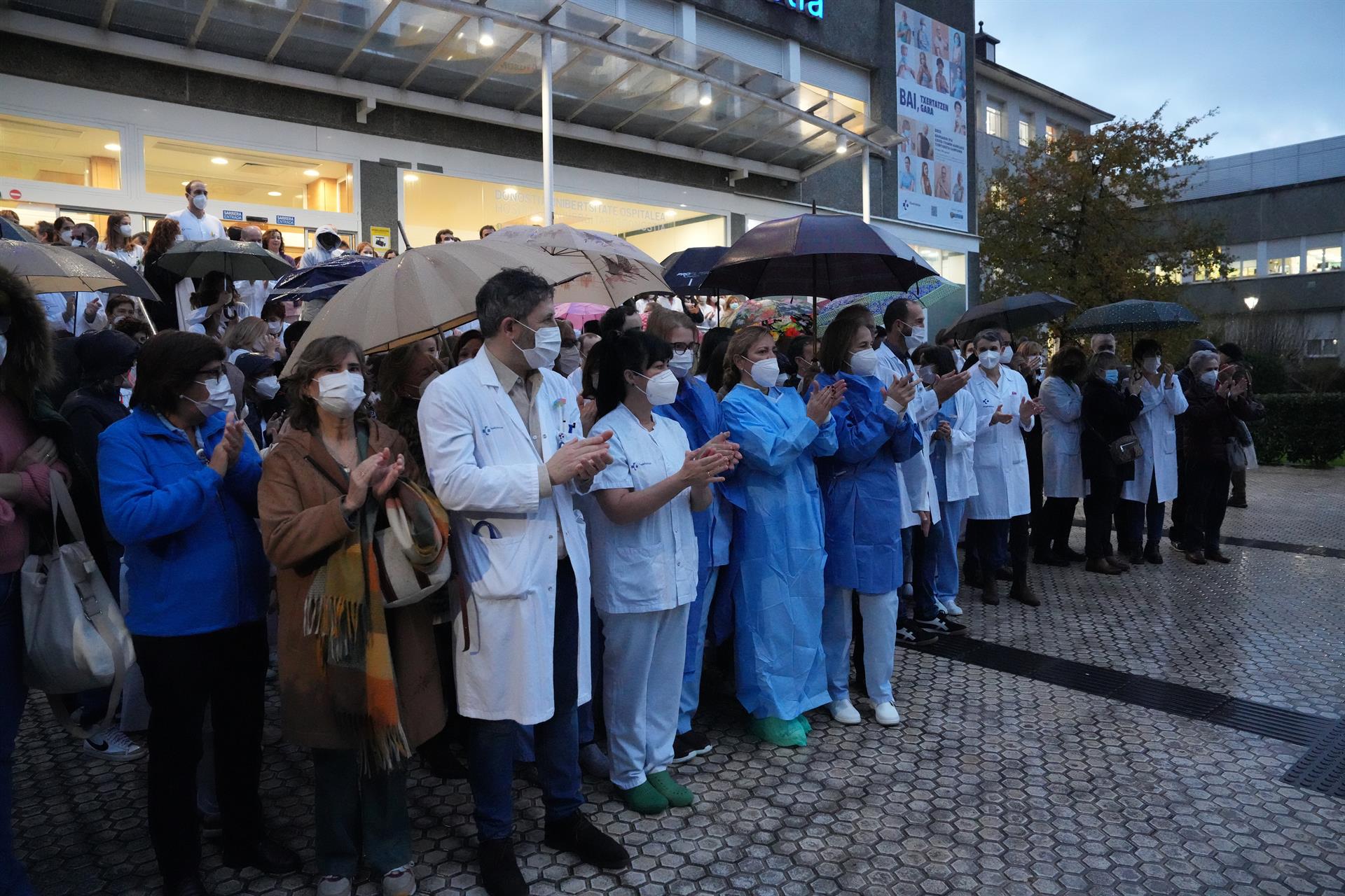 Las concentraciones en el Hospital Donostia dan inicio a una semana clave Las concentraciones en el Hospital Donostia dan inicio a una semana clave