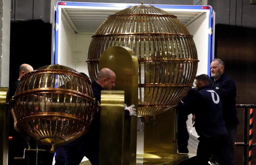 Los bombos de la Lotería de Navidad llegará el miércoles al Teatro Real Los bombos de la Lotería de Navidad llegará el miércoles al Teatro Real