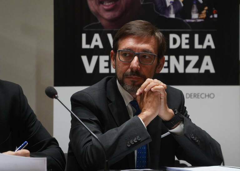 Dionisio Canales denuncia la difícil situación económica del Valencia CF Dionisio Canales denuncia la difícil situación económica del Valencia CF