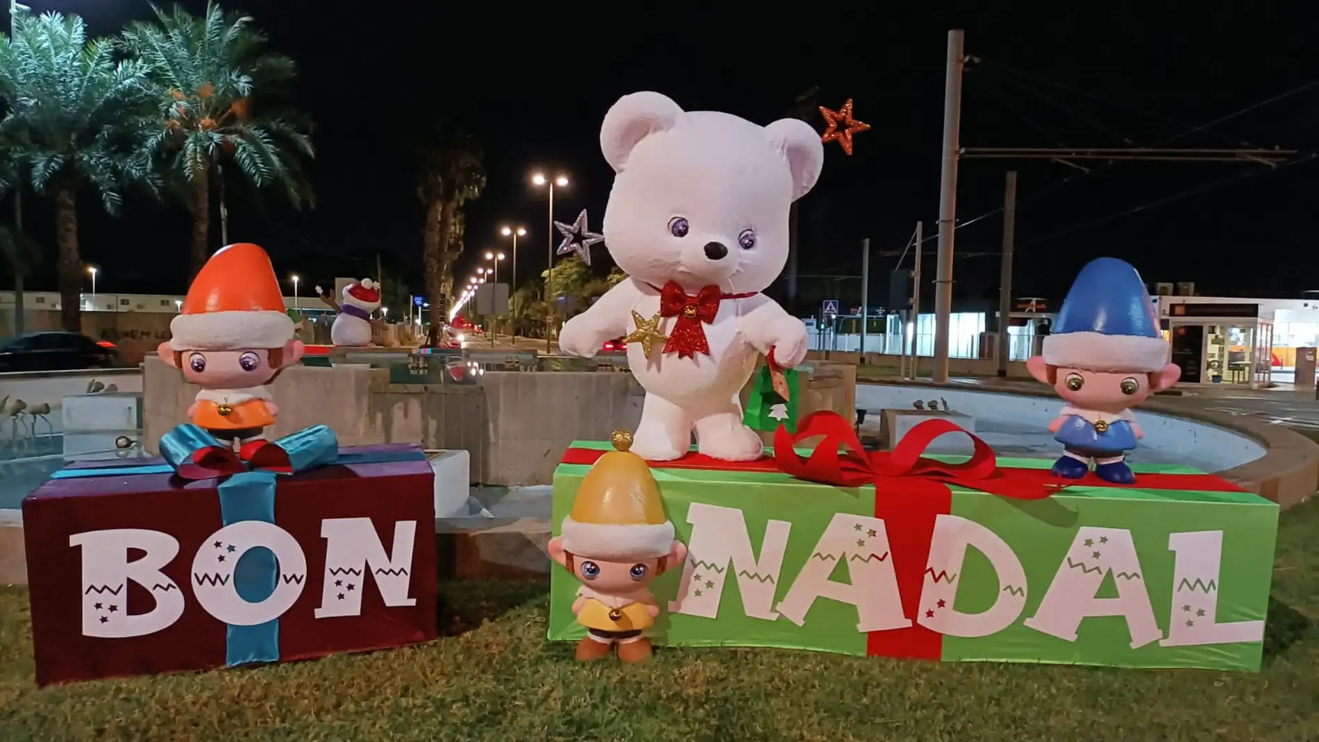 El Ayuntamiento de San Vicente del Raspeig reubica los adornos navideños tras varios actos vandálicos