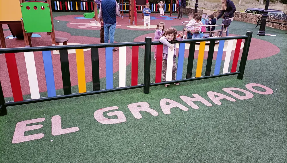 El Granado ofrece renovadas instalaciones de entretenimiento infantil.