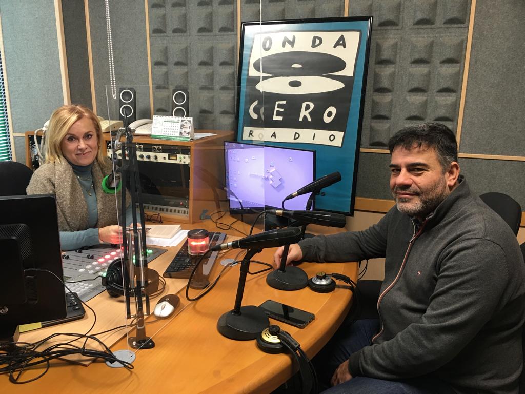 César Rubio y Blas Vicente presentan su libro "Jotas para una guerra" César Rubio y Blas Vicente presentan su libro "Jotas para una guerra"