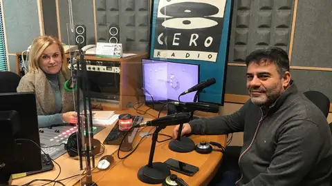 César Rubio y Blas Vicente presentan el libro "Jotas para una guerra" César Rubio y Blas Vicente presentan el libro "Jotas para una guerra"