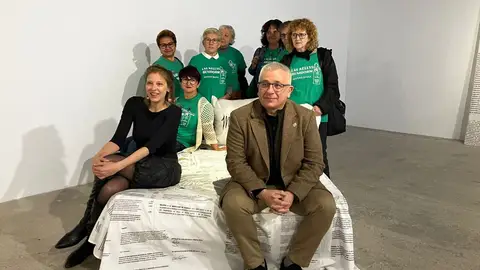 Las Cigarreras acoge los derechos de las "Kellys" en forma de exposición Las Kellys, la autora y Antonio Manresa