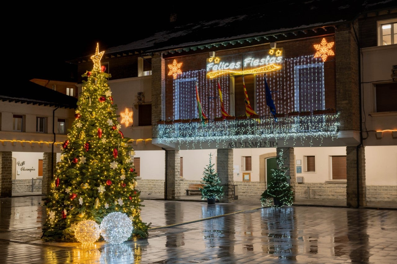 Sabiñánigo retrasa el encendido navideño y ahorra un 70% Sabiñánigo retrasa el encendido navideño y ahorra un 70%