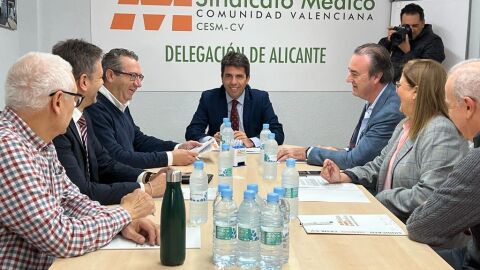 Reuni&oacute;n de los Sindicatos medicos y el PP valenciano