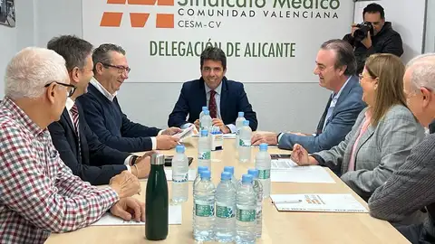El Sindicato médico de la Comunidad valenciana pide medidas "serias" a la Generalitat para no llegar a la huelga Reunión de los Sindicatos medicos y el PP valenciano