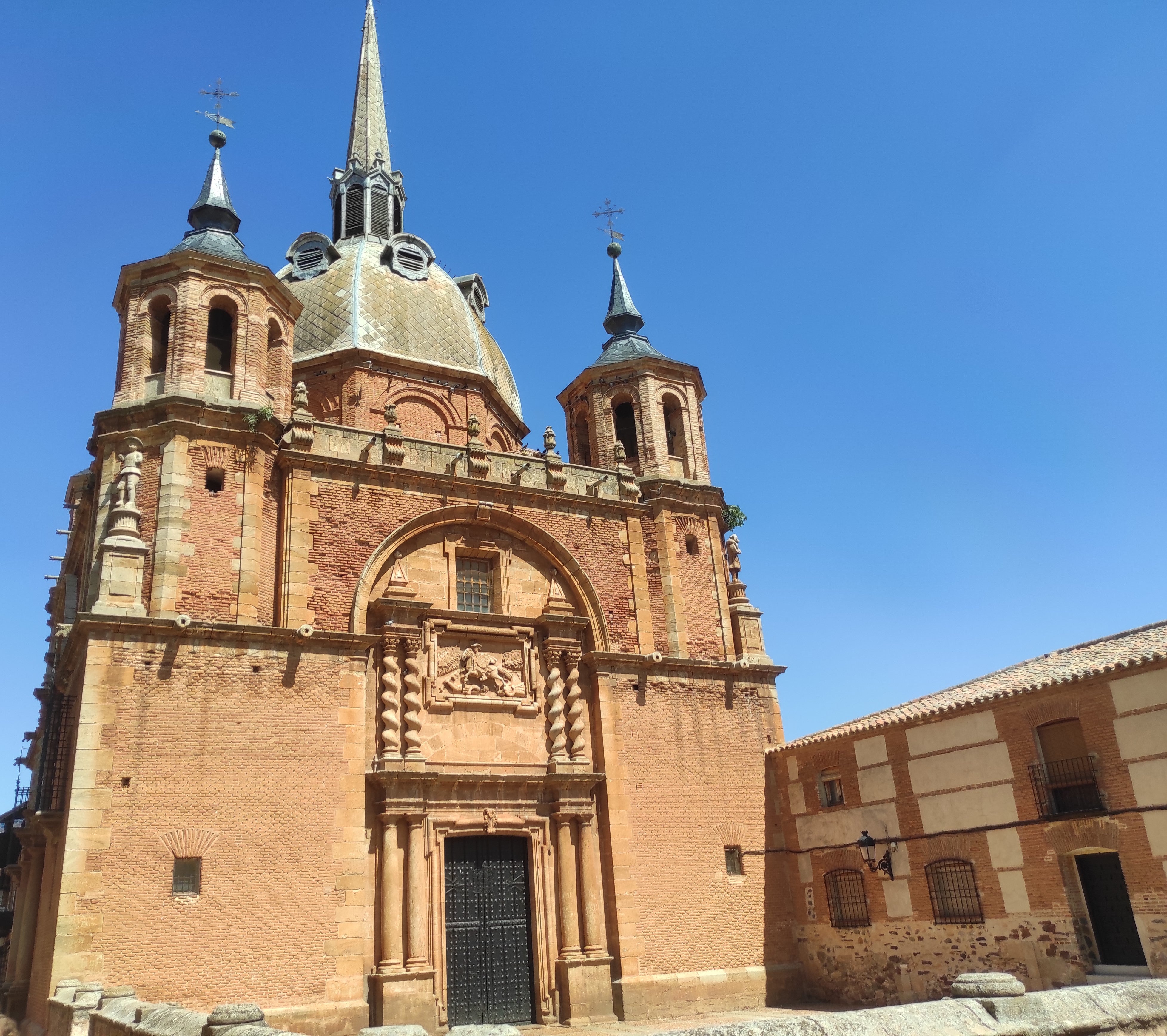 El alcalde de San Carlos del Valle pide al Gobierno regional que cumpla y restaure el exterior de la Iglesia El alcalde de San Carlos del Valle pide al Gobierno regional que cumpla y restaure el exterior de la Iglesia