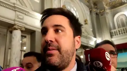 Javier Solís: "Queremos que nos concreten el aforo y el precio del nuevo pabellón" Javier Solís: "Queremos que nos concreten el aforo y el precio del nuevo pabellón"