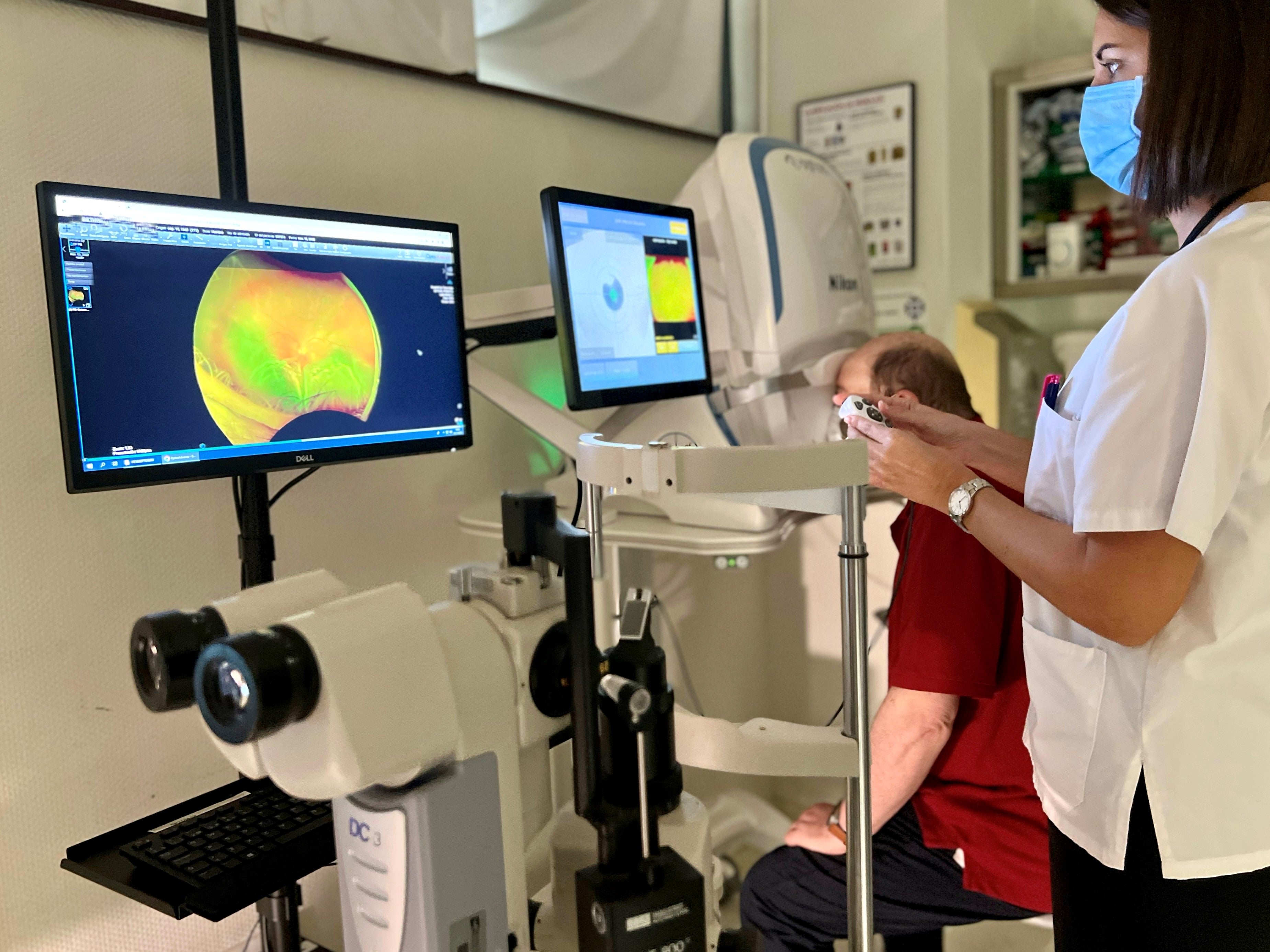 El hospital de Torrevieja incorpora un nuevo equipo diagnóstico de vanguardia para fotografiar la retina El hospital de Torrevieja incorpora un nuevo equipo diagnóstico de vanguardia para fotografiar la retina