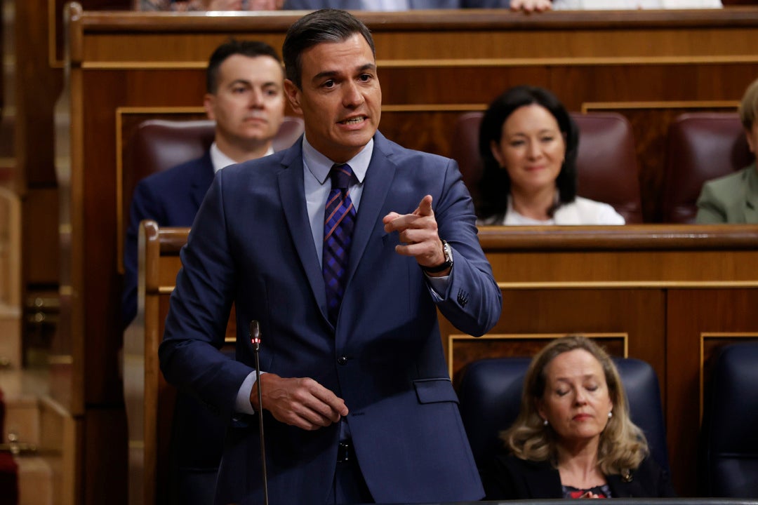 Tertulia: Las acusaciones de Sánchez a PP y Vox de "amordazar" al Parlamento Tertulia: Las acusaciones de Sánchez a PP y Vox de "amordazar" al Parlamento