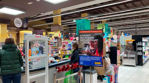 Os clientes de Gadis apoian a campaña "La gran recogida" Os clientes de Gadis apoian a campaña "La gran recogida"