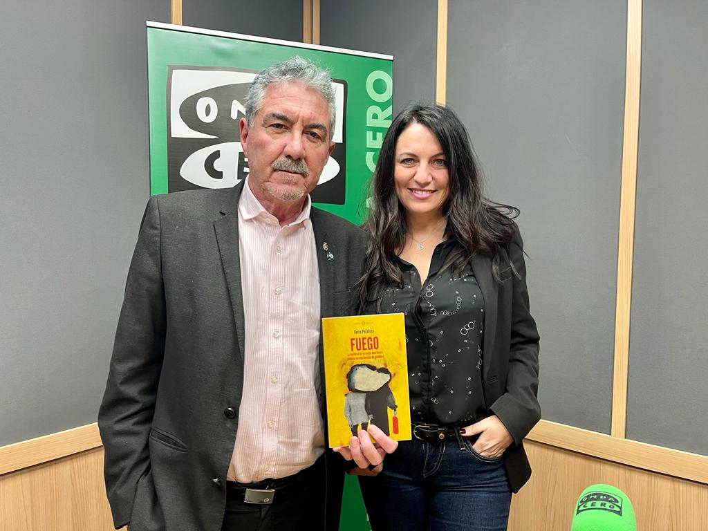 Gema Peñalosa presenta 'Fuego' donde relata la intrahistoria de la violación de una niña en Benejúzar cuya madre quemó vivo al agresor Gema Peñalosa presenta 'Fuego' donde relata la intrahistoria de la violación de una niña en Benejúzar cuya madre quemó vivo al agresor