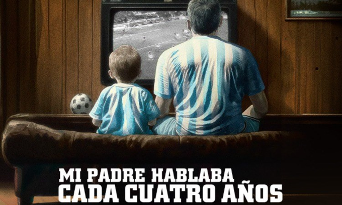 Hernán Casciari, sobre el documental 'Mi padre hablaba cada cuatro años': "Nuestra única relación era ver fútbol" Hernán Casciari, sobre el documental 'Mi padre hablaba cada cuatro años': "Nuestra única relación era ver fútbol"